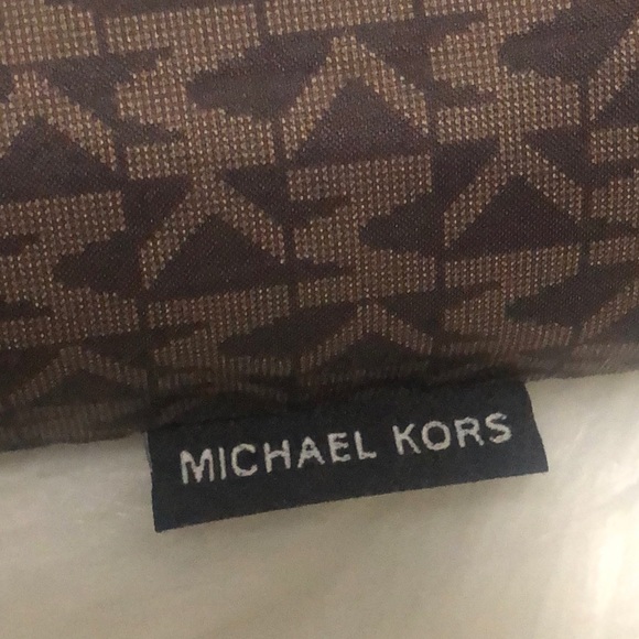 Authentic Michael Kors Umbrella - Picture 6 of 6